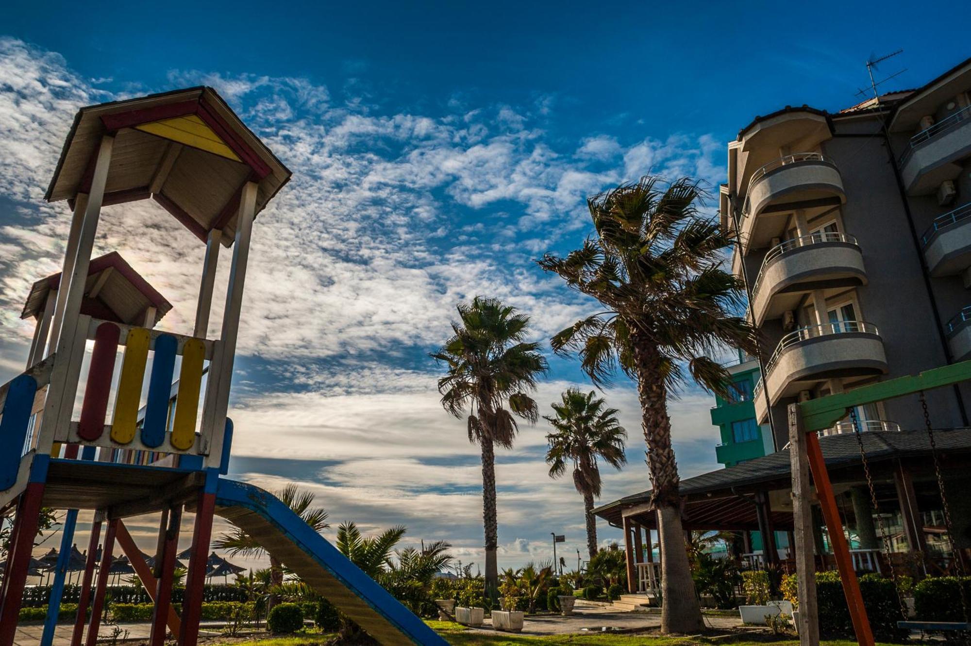 Vila Verde Beach Hotel Durrës Exterior foto